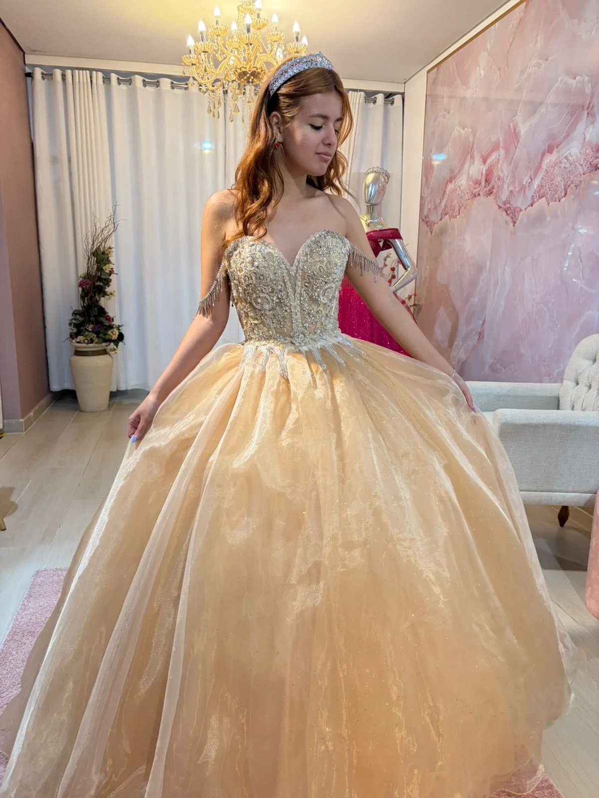 Debutante 04